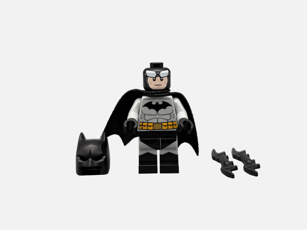 LEGO® DC Batman™ Batman Light Bluish Gray Suit Minifigur – sh0689